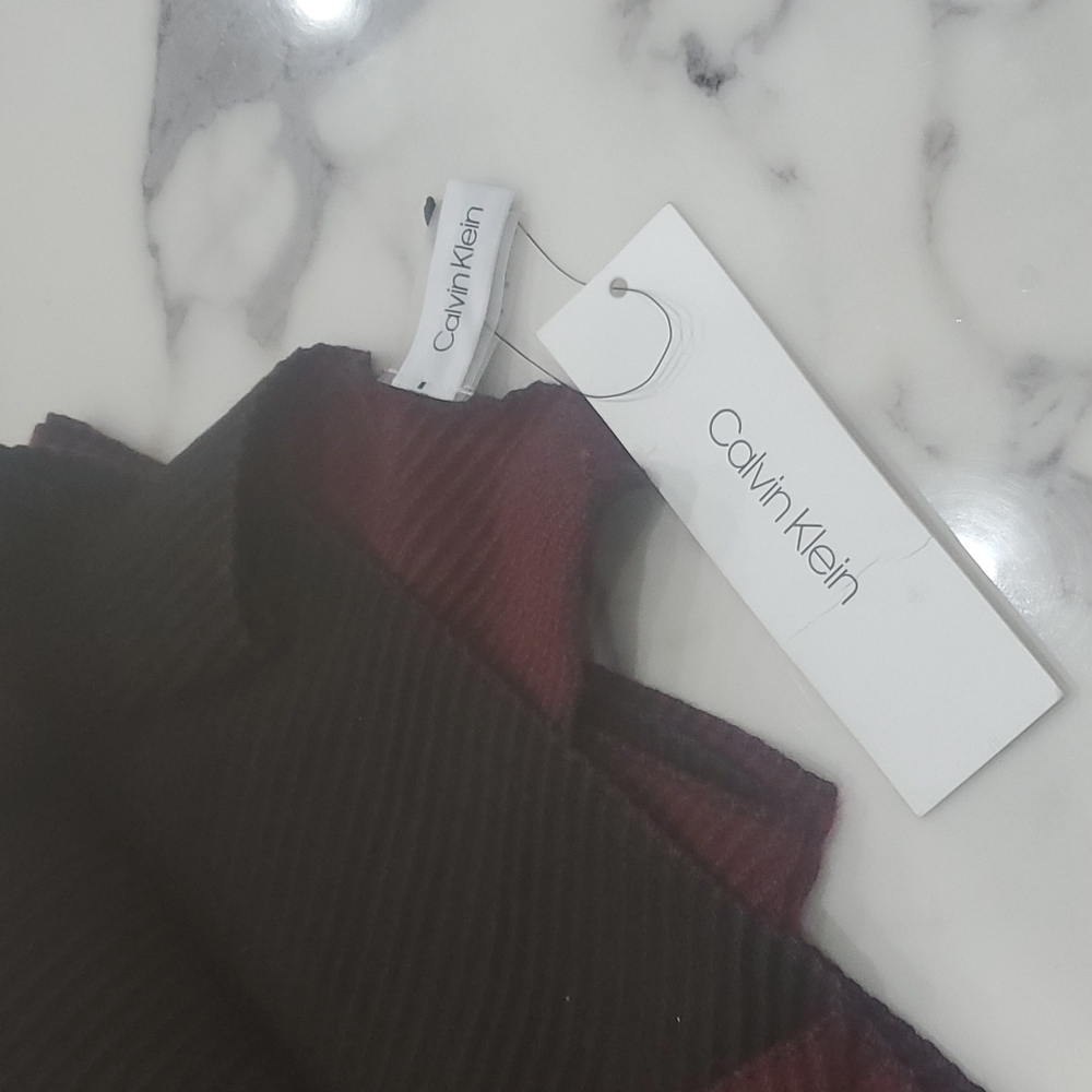 Red  scarf - Picture 3 of 3
